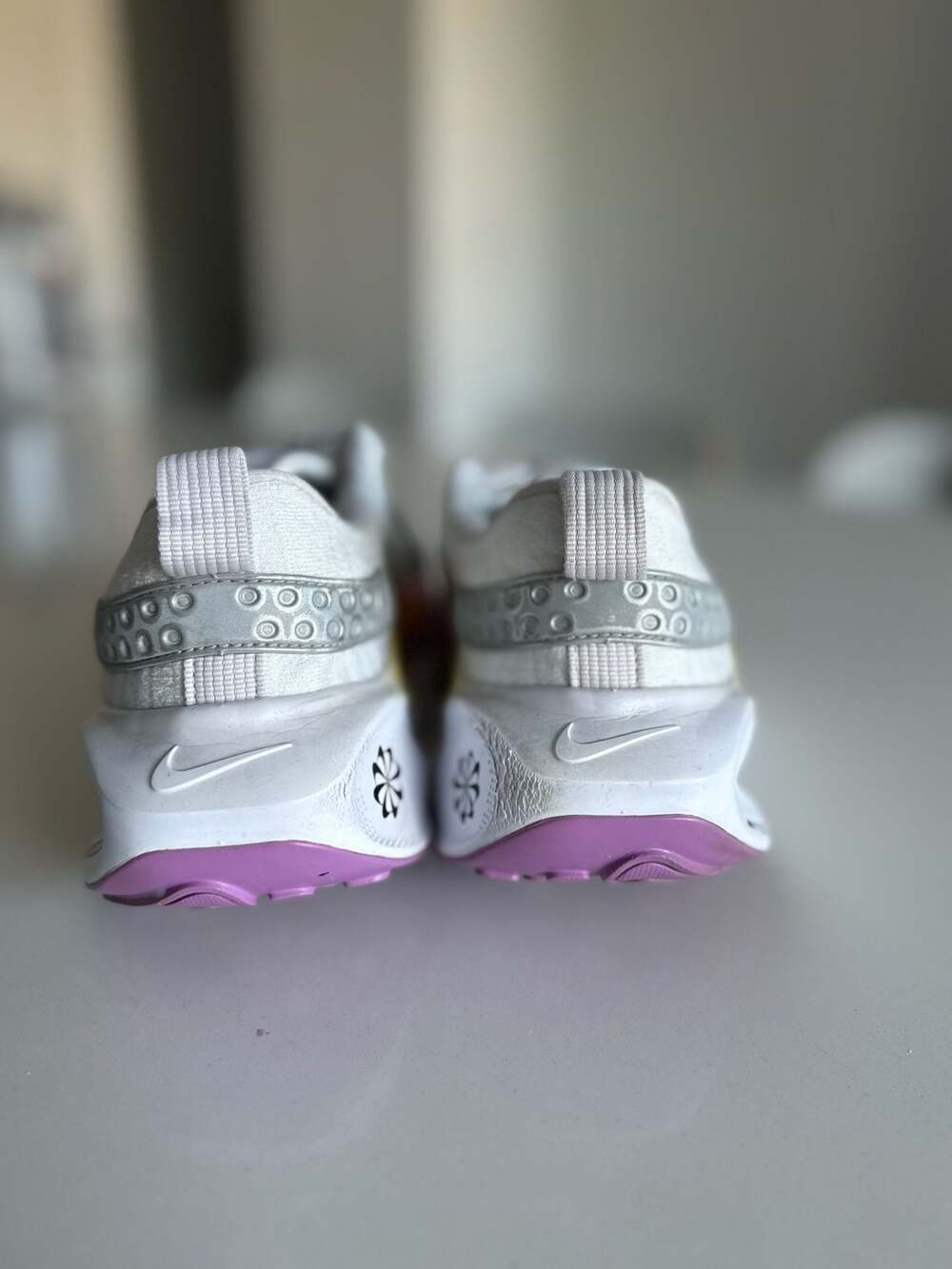 Nike Women's ReactX Infinity Run 4 Flyknit White Hot Fuchsia Saturn Gold (DX5048 - Picture 8 of 15